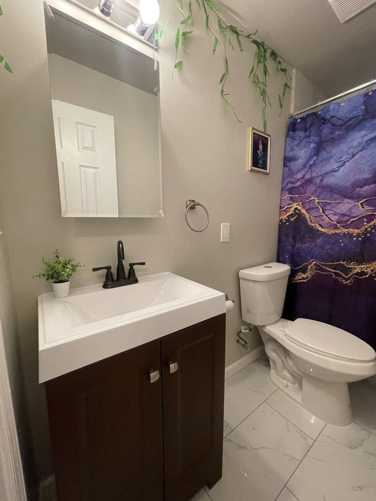 Siren's Cozy Cove Hideaway Mins From Downtown Apartment